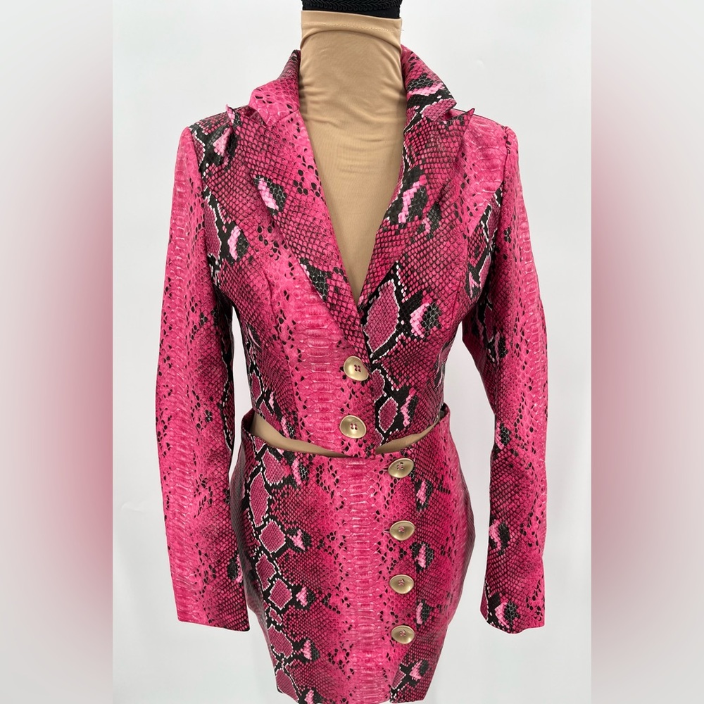L'ATISTE Hot Pink Snake Print Crop Blazer & Mini Skirt Set - Picture 5 of 13